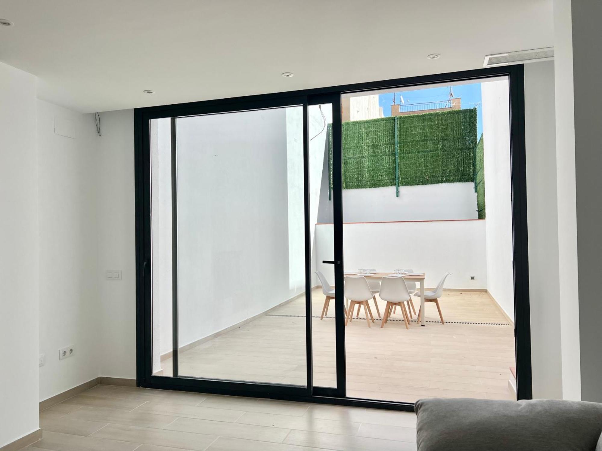 Moderno Con Gran Terraza Rosas